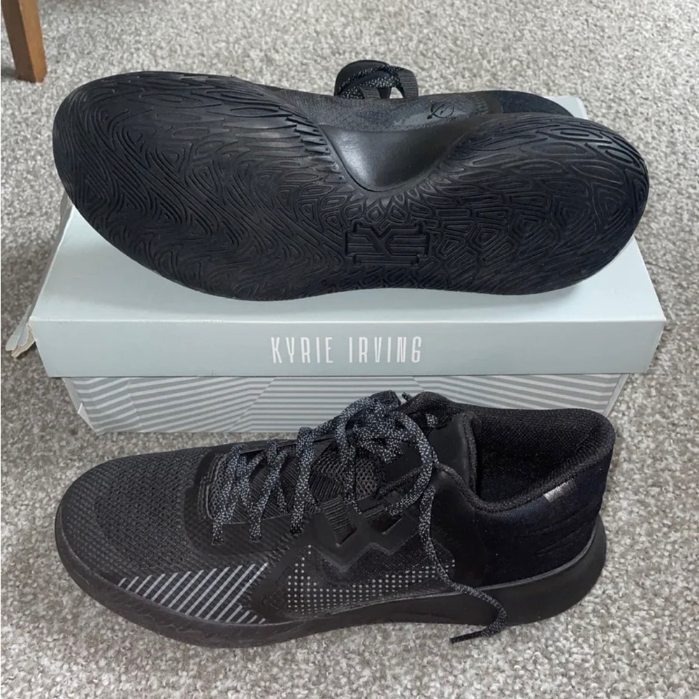 Nike Kyrie Irving Flytrap 5 V Triple All Black Cool Grey Basketball Shoes 12